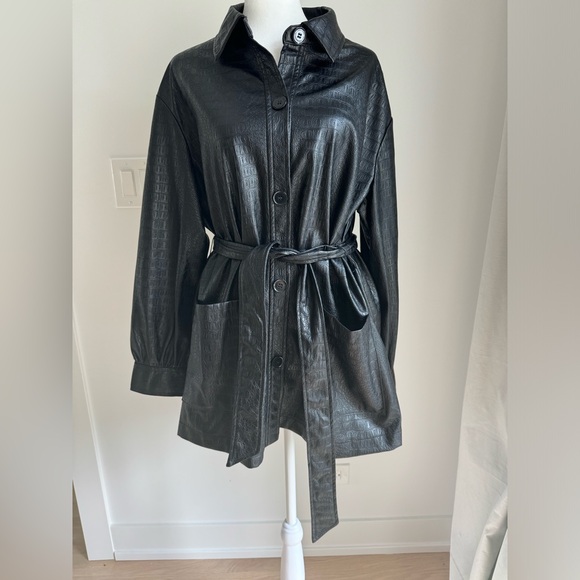 Andrew Marc New York Women’s M Jacket Button Front Black Crocodile Print NEW - Picture 2 of 14